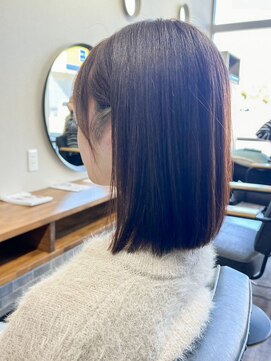 トゥルートラストトロワー 須玉店(True Trust trois) 大人可愛いナチュラルストレートボブ ブラウンカラー