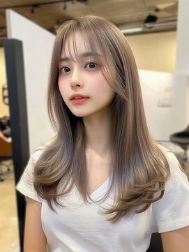 ジルバイジゼル(JILL by GiseL) ロング レイヤーカット 顔周り ミルクティーベージュ 艶髪