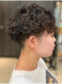 【メンズ】王道ツーブロ×ゆるパーマでモテ髪に！