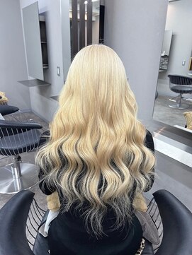 エミーバイモアムー(Emmie byMoremuu) ブロンド/抜きっぱなし 【メイ】