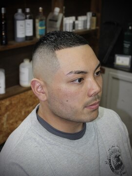 グラウンドタイガー(GROUNDTIGER) バズカット ボウズフェード