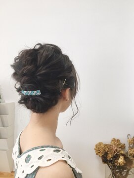 コンパス(COMPASS) 編みこみアップスタイル