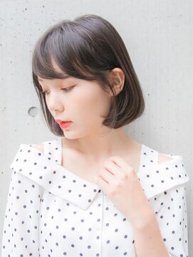 ルティア(Lutia) ワンカールボブ グレージュ