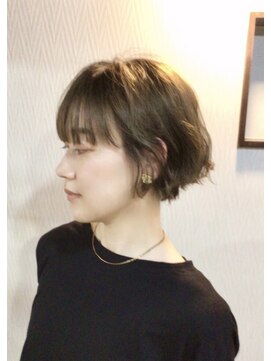 イメ(ime.) 伸ばしかけアレンジボブ×カーキカラー