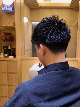 ヒロギンザプレミアムバーバースパ パレスホテル店(HIRO GINZA) ツーブロックパーマ×刈り上げ／大手町/理容室