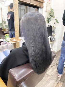 リリー シンジュク(Lilly) 【Lilly新宿】#ダークグレー #アッシュ #ブリーチ#イルミナ