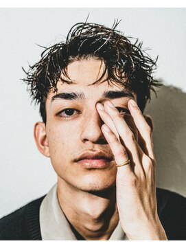 オーシャントーキョーオーバー 渋谷(OCEAN TOKYO OVER) スーツ短髪ツーブロック束感モテるパーママッシュ黒髪ベリショ