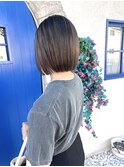 大人可愛いぱつんとボブ切りっぱなしハイトーングレージュ四日市