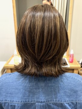 グラッシー センター北店(GLASSI) 【白髪ぼかしハイライト】スモーキーベージュ★外ハネボブ★坂田