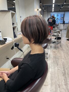 コワファーストナガサキシャンプーボーイ(COIFF1RST NAGASAKI SHAMPOO BOY) 大人ショートボブ丸みショートカットマッシュショート前髪あり