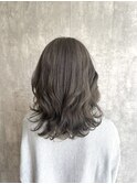 オリーブグレージュ