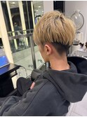ブリーチカラー×すっきり刈り上げ