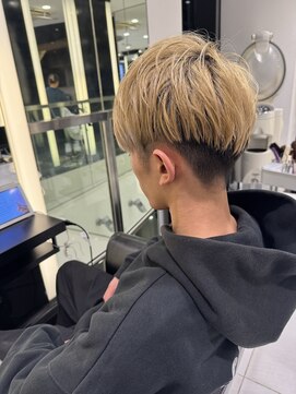 エアー 銀座タワー(AIR) ブリーチカラー×すっきり刈り上げ