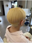 ブロンドショートマッシュ