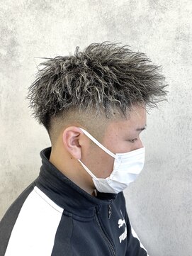 ルースト 西院店(ROOST) ツイストパーマ/ホワイトメッシュ/フェード