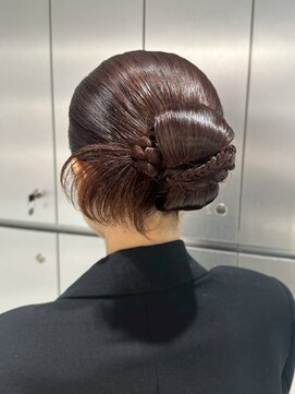 アールプラス 新宿(ar+) 【新宿駅/新宿三丁目/ヘアセット】