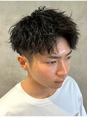メンズ刈り上げセンターパートスパイラルパーマ