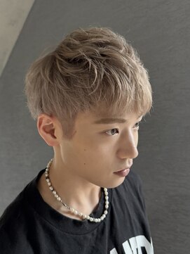 アルカナ 明治神宮前原宿(ARCANA) 束感ショート ブロンドヘア マッシュパーマ