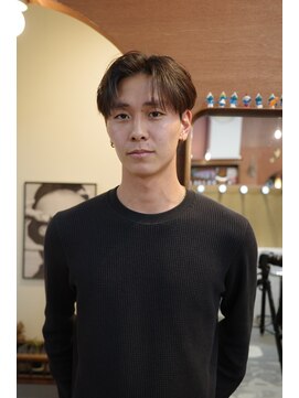 エディ(Edy) メンズセンターパート刈り上げカルマヘア韓国ヘア眉毛カット岡山