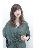 スポンテニアスセミロングベージュ！無造作カール