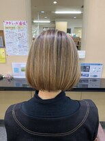 美容室ケインズナチュール&nbsp;ブリーチカラー[ニュアンスカラー/カーキベージュ/オンブレ]