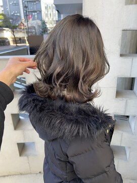 リバレッジ 広尾(Leverage) 大人グレージュミディアムレイヤー【広尾/恵比寿】担当:大住】