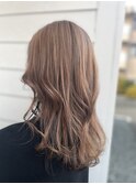 セミロング×ライトベージュ