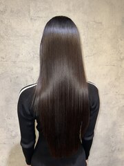 【est 新宿】ストレート/ロング/艶髪/髪質改善