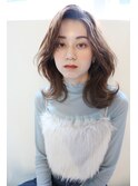 大人可愛い外ハネミディ