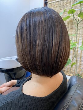 あさひ コートやマフラーでシルエットが変わらない楽ちんボブ