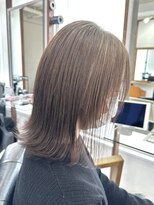 ハーツ(Heart's)&nbsp;白髪ぼかし/脱白髪染めカラー/パツっとミディ/似合わせカット