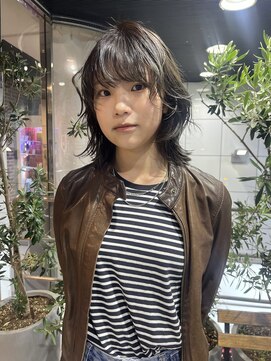 ヘアーアンドメイク ビス(HAIR&MAKE bis) ブリーチなし透け感グレージュ☆【多田華歌】