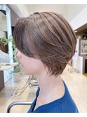 ショートボブ×ベージュ