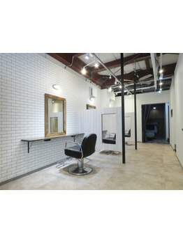 広々としたお席でリラックス*少人数ならではの落ち着いた空間で、ヘッドスパなど癒しやケアメニューを堪能