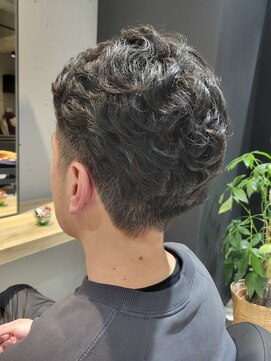 オペラバイジーナ(OPERA by ZINA) 大人でもハマる！メンズパーマ