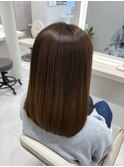 ナチュラルブラウン&サラ艶ストレート