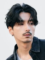 フィフス 栄(fifth)&nbsp;名古屋栄フェザーパーマセンターパートツーブロック毛流れメンズ