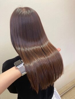 グランツ バイ ブルーム 蛍池店(GLANZ by bloom)の写真/くせ毛のお悩みをケアする髪質改善。酸性ストレートや縮毛矯正で、心地よい指通りを目指しましょう!♪