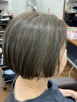 カミイロキレイ&nbsp;立体感が映えるハイライトマットグレージュ