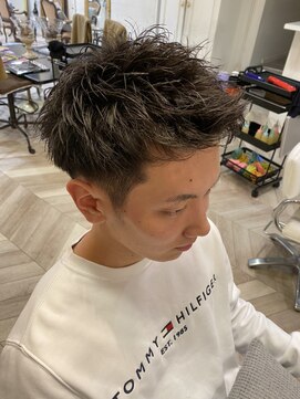 エル(EL by green) 【YUKI】ショートレイヤー×ツーブロック×刈り上げ