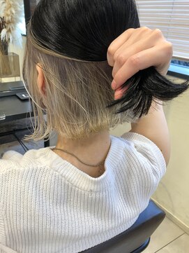 トルネード(TORNADO) 外国人風ショートボブ ハイライト インナーカラーグレージュ