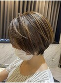 ふんわり美髪グラデーションカラーショート【カミケンパセオ】