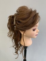 アヴソリューク(Absoluk)&nbsp;華やかハーフアップ