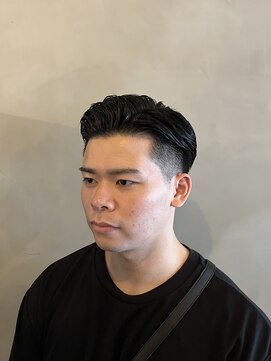 バーバートモシビ(BAR BER TOMOSHIBI) ツーブロック×サイドパート