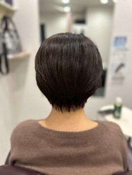 レーヴ(REVE) 透明感アッシュブラウン×丸みショート