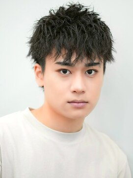 セプト 博多(SEPT.) ツイストパーマ 黒髪ショート 20代 メンズパーマ 束感ショート