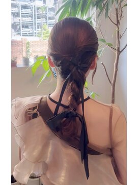ルネ清水アネックス (Rune 清水 ANNEX) ヘアセット  大人可愛いタイトポニー