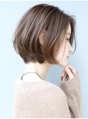 【40代50代60代】外ハネショートボブ／前髪なし／白髪ぼかし