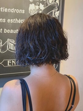 グレープバイン 辻堂(GRAPEVINES) シルバーグレイ／切りっぱなしボブ