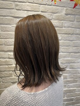 ミント バイ フォルテ(mint by FORTE) 切りっぱなしボブ×アッシュベージュ